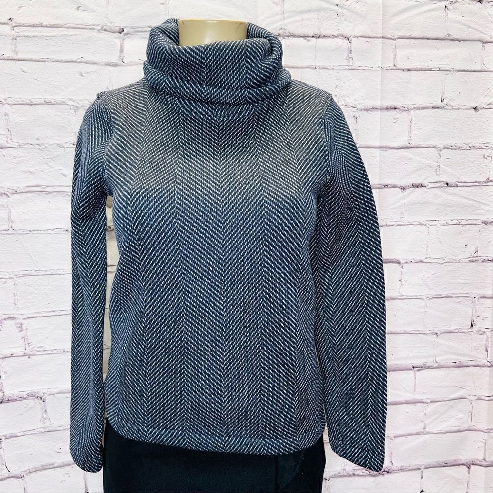 J.Crew Long-sleeve funnelneck  pullover XS